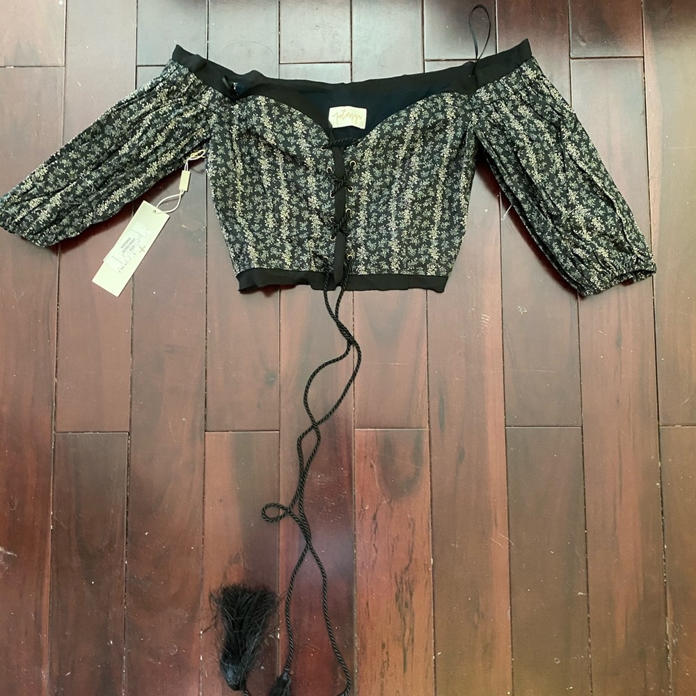 Petersyn Clothing Black Victoria Crop Top Size 4